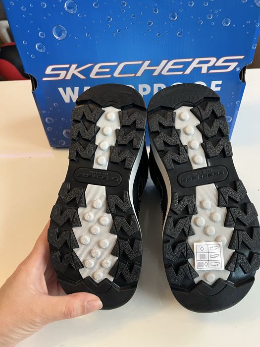 SKECHERS нови боти 30 номер