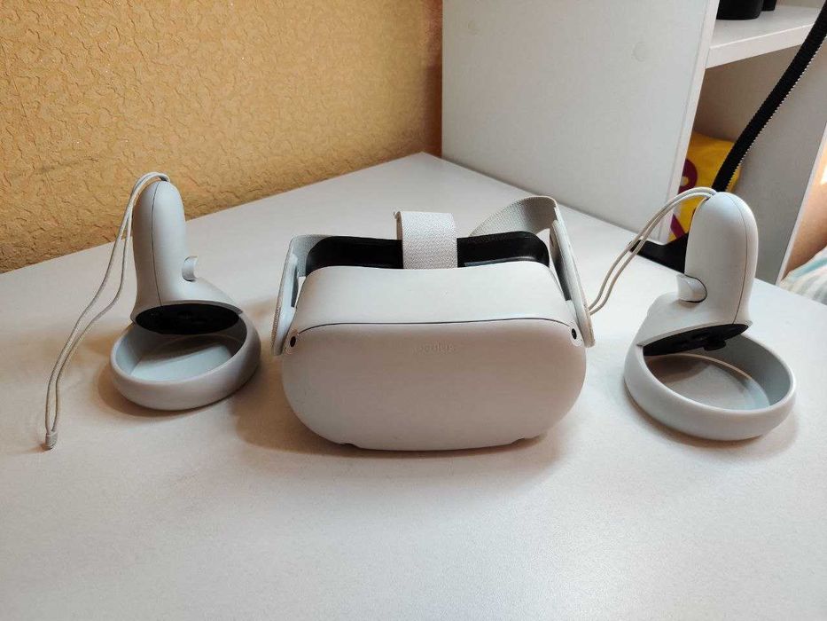 Oculus Quest 2 — 128 ГБ + кейс