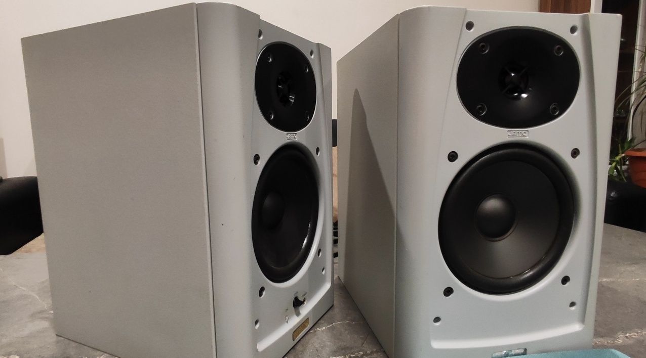 jamo multimedia cs5 

Multimedia Speaker CS5

M