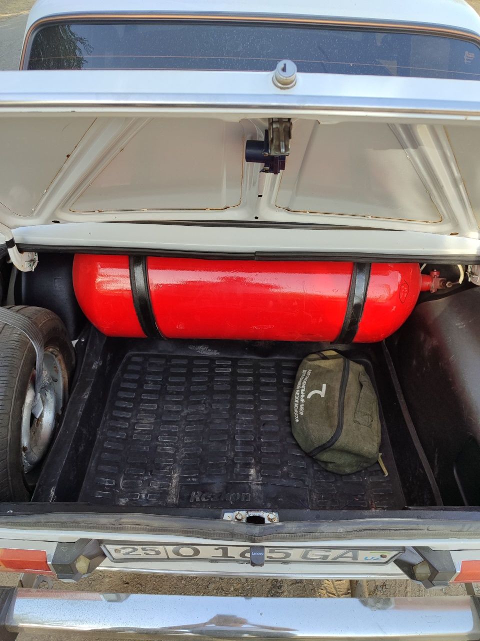Vaz 2106 sotiladi
