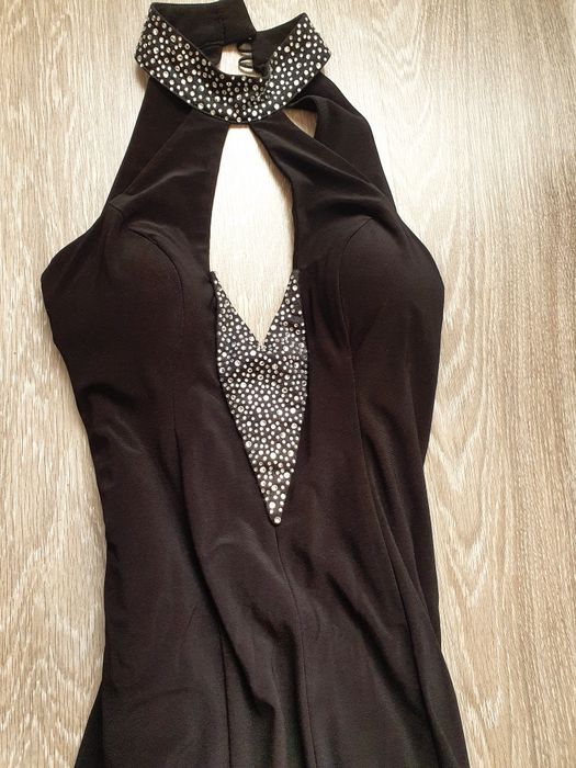 Официална черна рокля