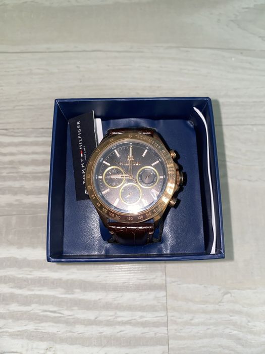 Часовник Tommy Hilfiger