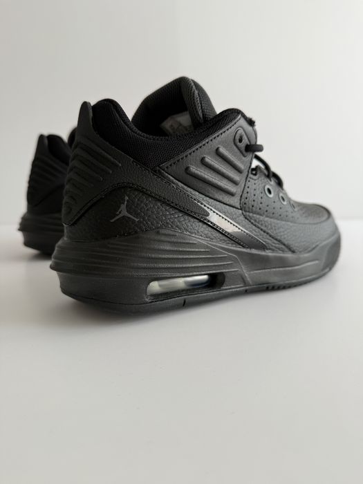 Jordan marimea 38,5 noi, originali