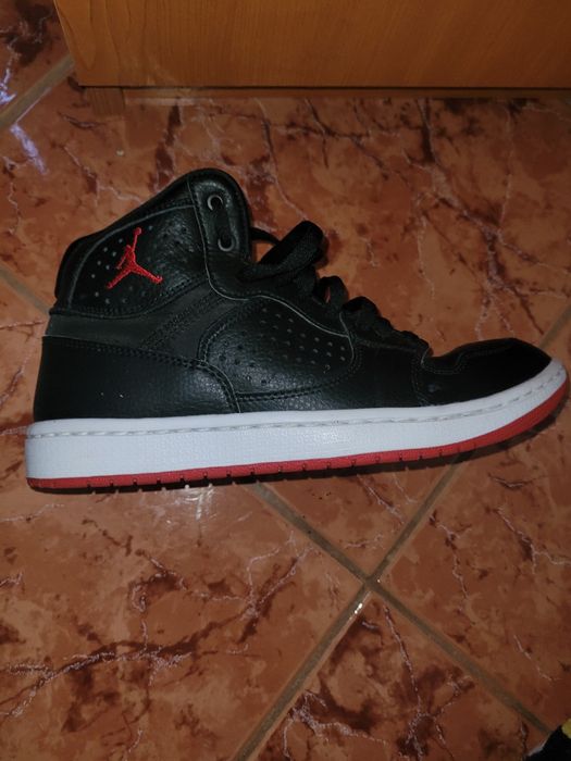 Adidasi Jordan Jump Man