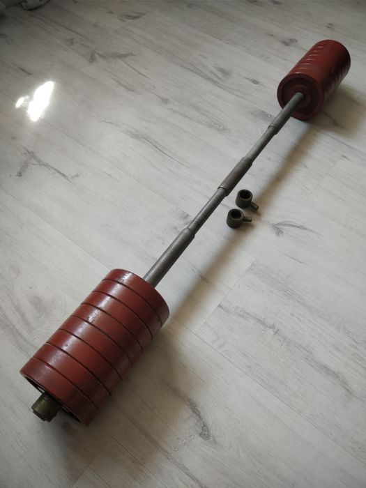 Штанга (Германия) весом 23-24 кг разборная плюс собирается в гантели.