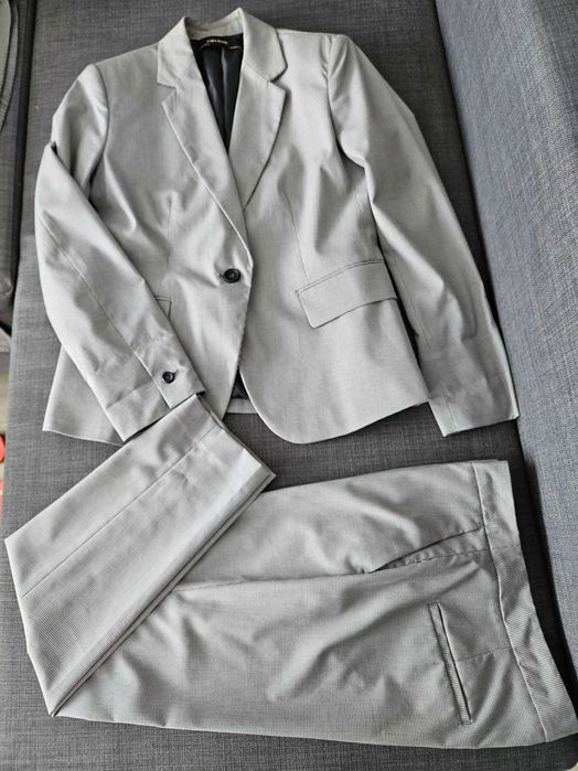 Костюм женский брючный б/у ZARA