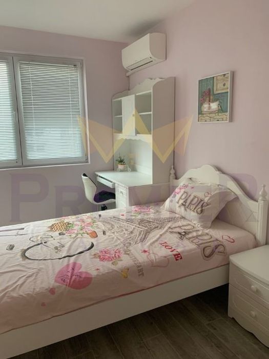 Дава се под наем Тристаен апартамент в Варна, Център - 98 кв.м за 1200 € - Снимка #4