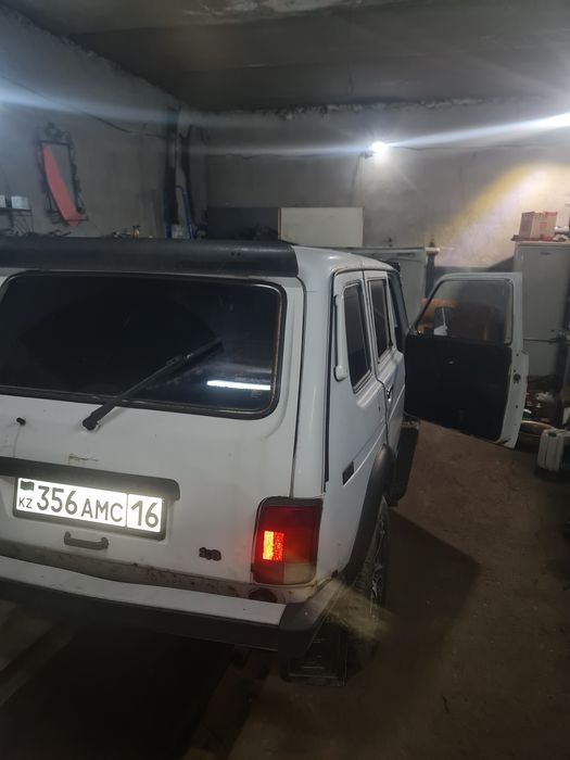 Нива(213) ВАЗ 2131 петидверная