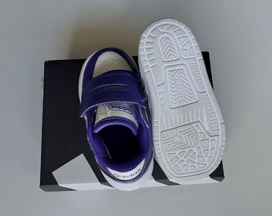 Детски маратонки Adidas - размер 22