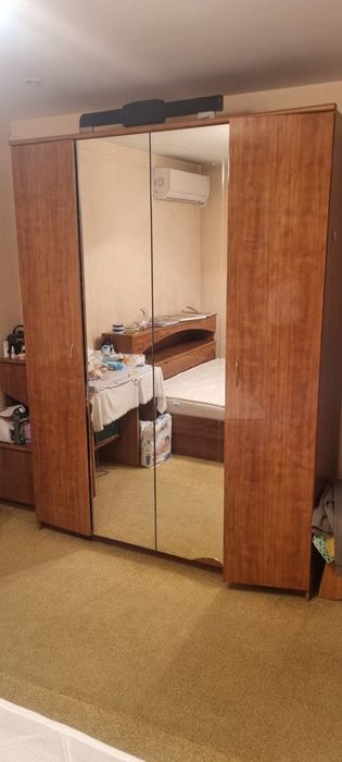 Продам спальный гарнитур.