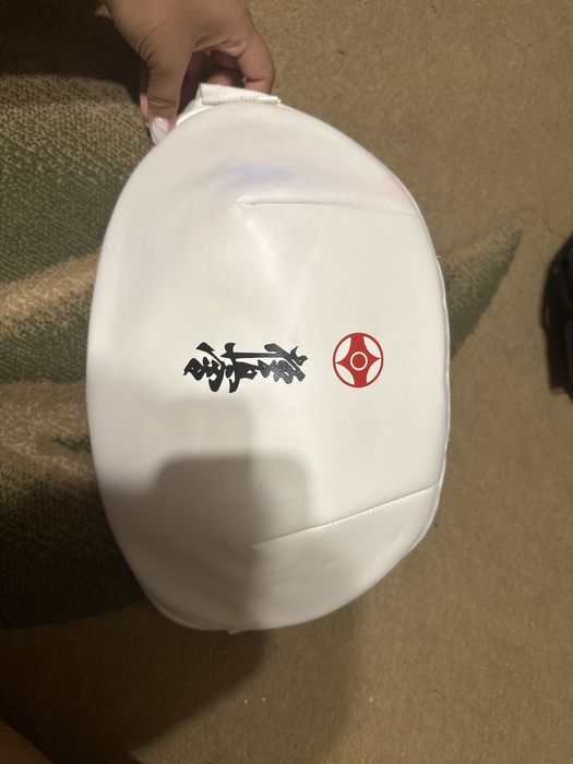 Продам нагрудник женский для бокса,кикбоксинга