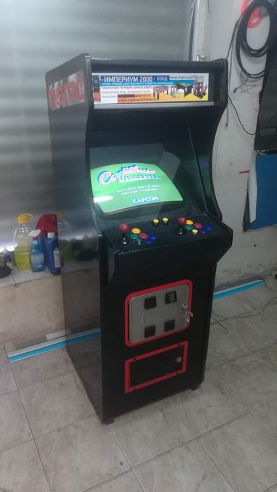 Продавам електронни игри.