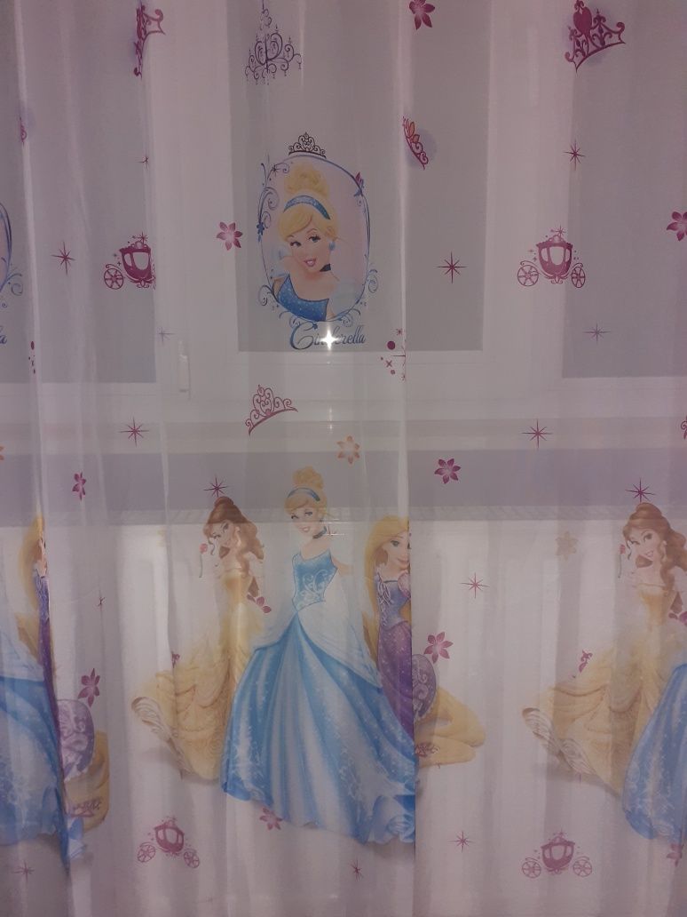 Perdea disney ca noua