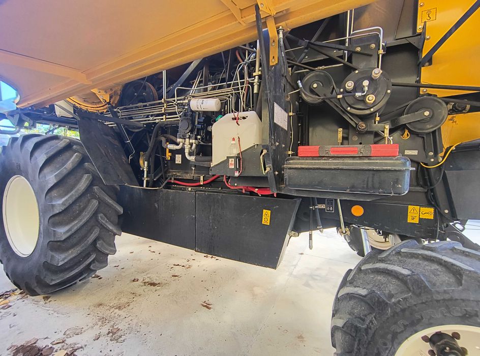 New Holland TC 5.90, с житен хедер 5.18м