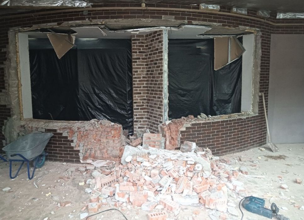 Transport moloz și executam demolări ieftine și rapide