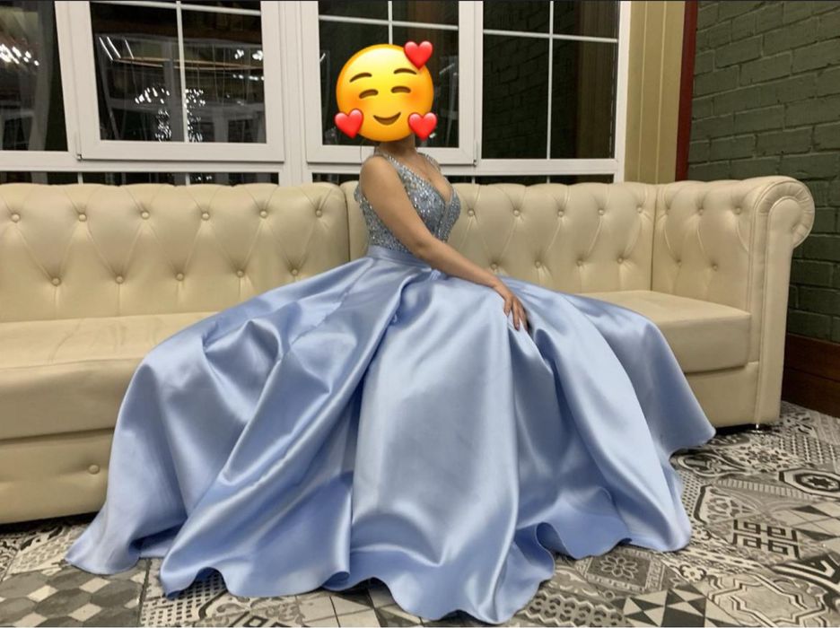 Платье небесного цвета