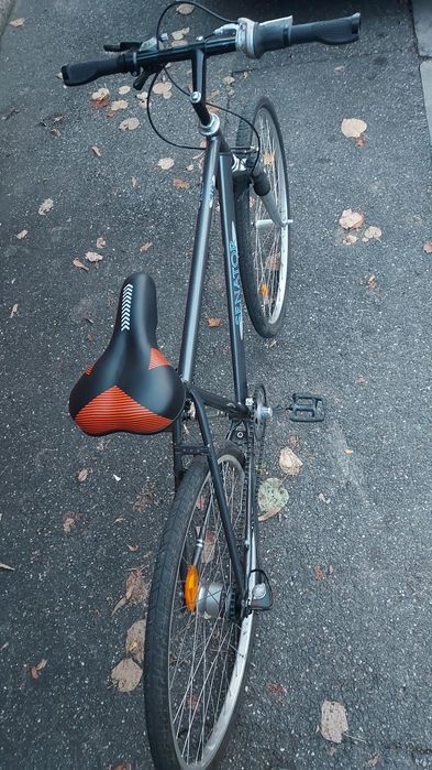 Bicicleta de strada cu suspensie si viteze in butuc SRAM