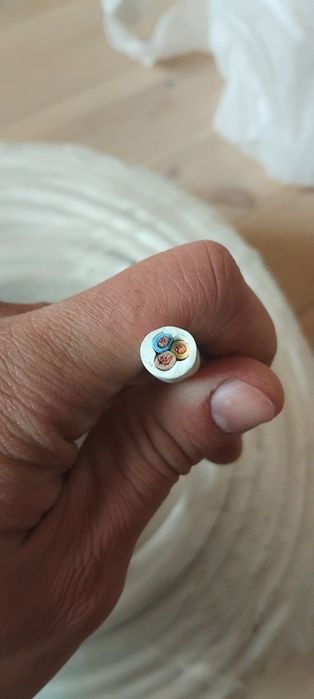 Ореол 3x2.5 ПВС кабел сотилади.100 метр Россия