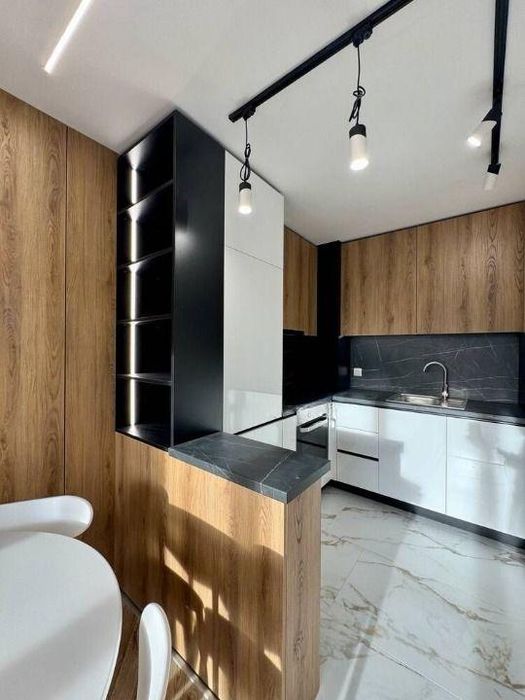 Дава се под наем Двустаен апартамент в Пловдив, Христо Смирненски - 65 кв.м за 720 € - Снимка #2