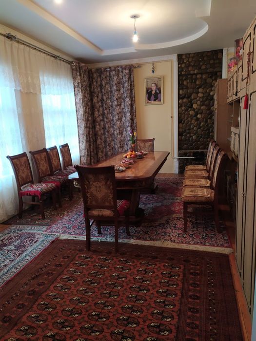 Келесда 2 сотик уй сотилади ёки домга алишилади.
