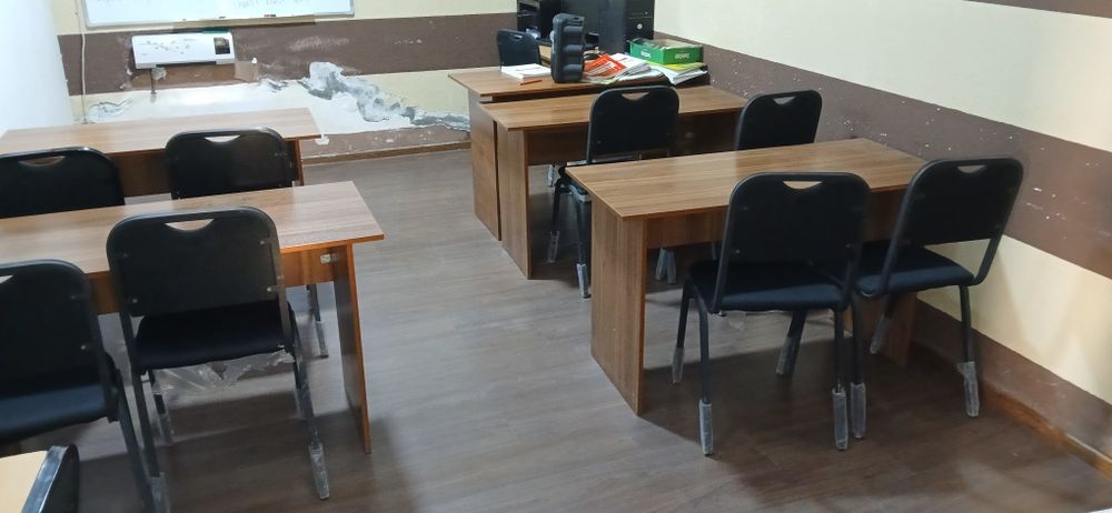 Продаю парты и стулья