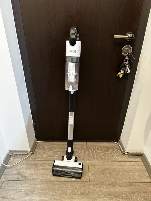 Aspirator vertical Levoit V200