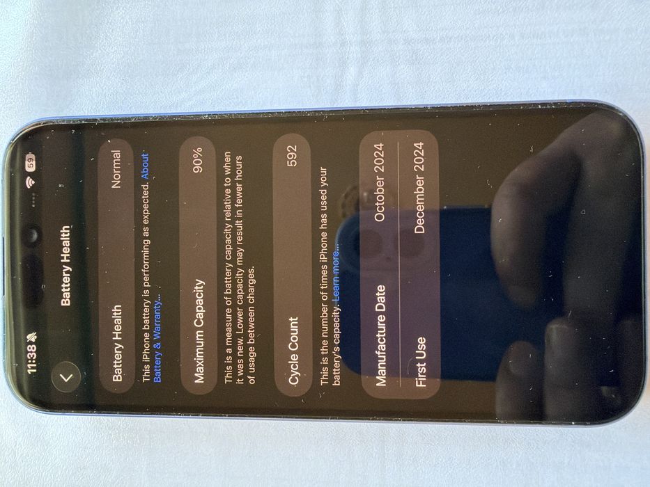 Продавам iphone 16 256gb