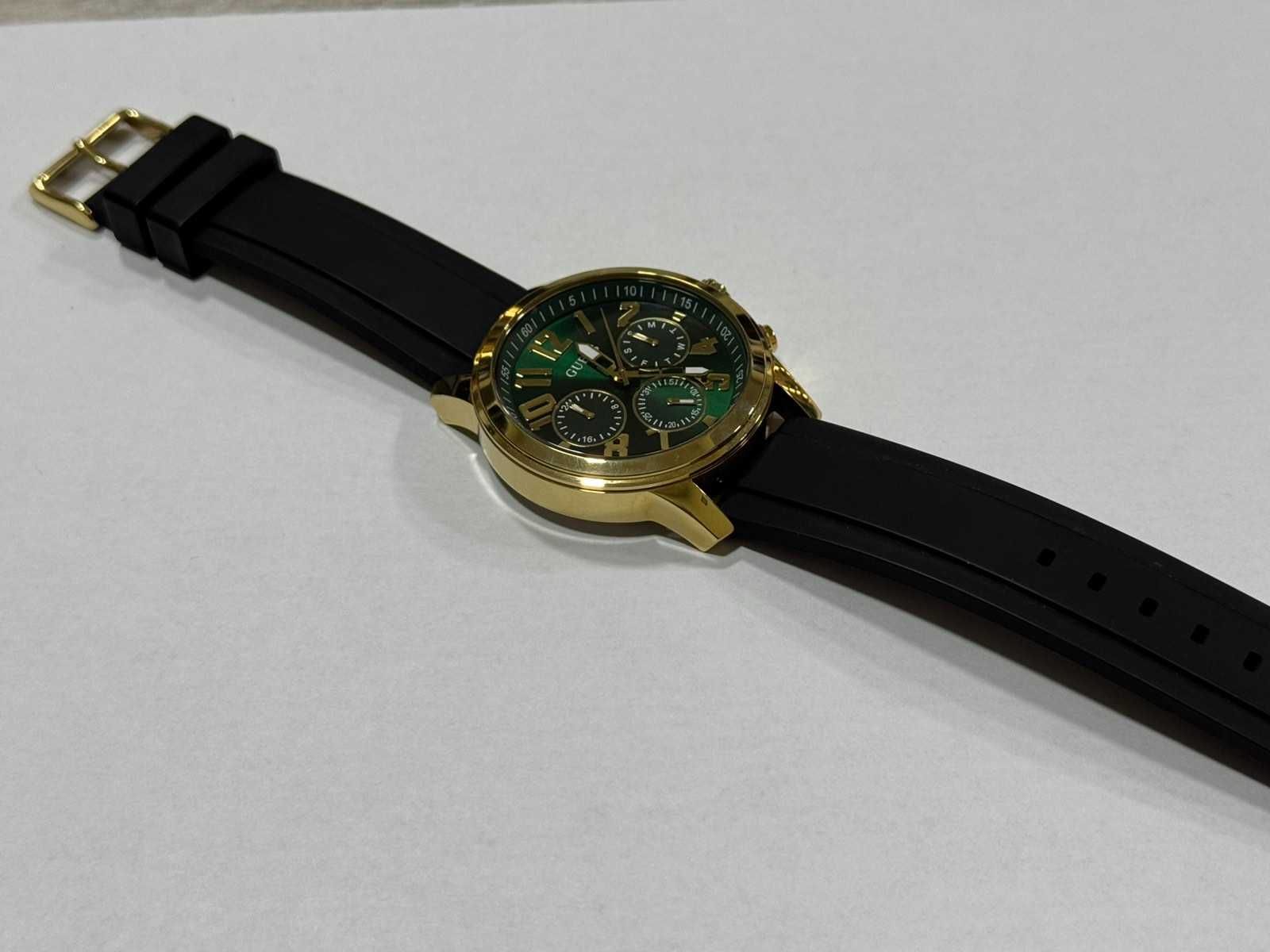 Часовник Guess GW0708G2