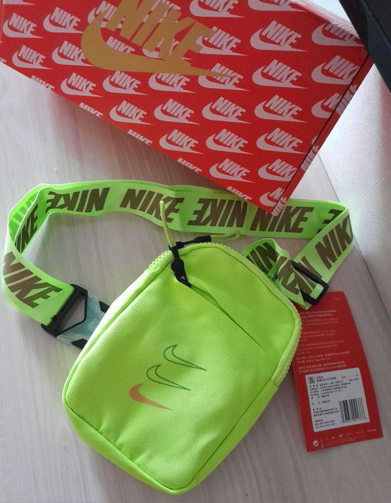 Сумка-мессенджер через плечо Nike