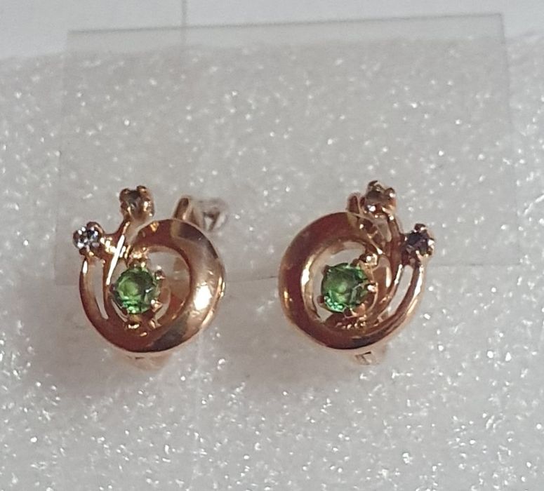 Серьги    золотые.