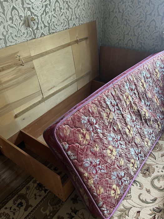 Диван старый 3000тг