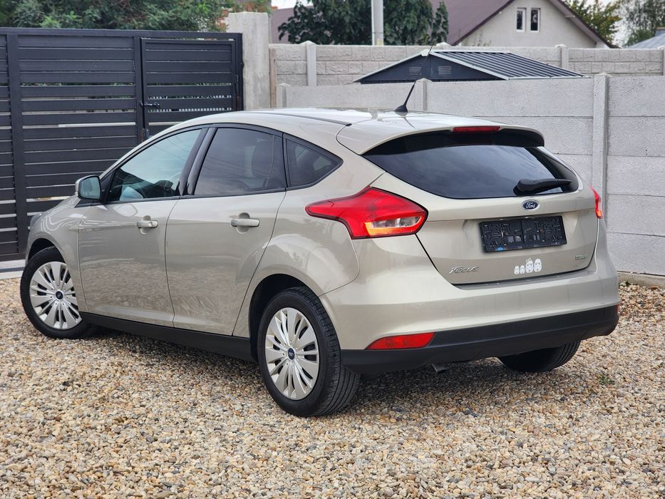 Ford Focus 2015 | Euro 6 | 1.0 Benzina Ecobost Adus recent , Hatchback
