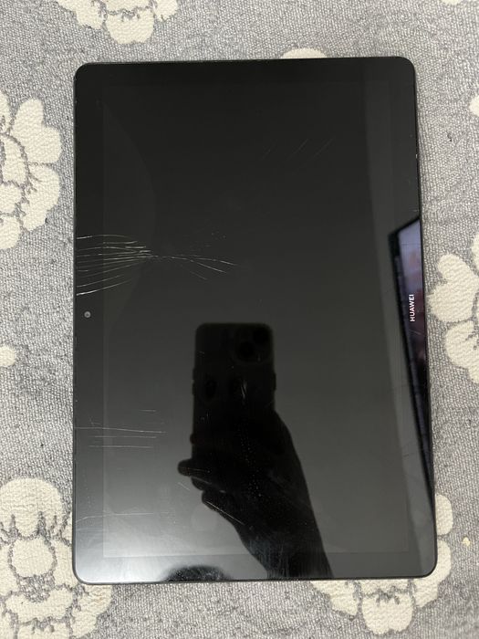 Планшет Huawei на запчасти