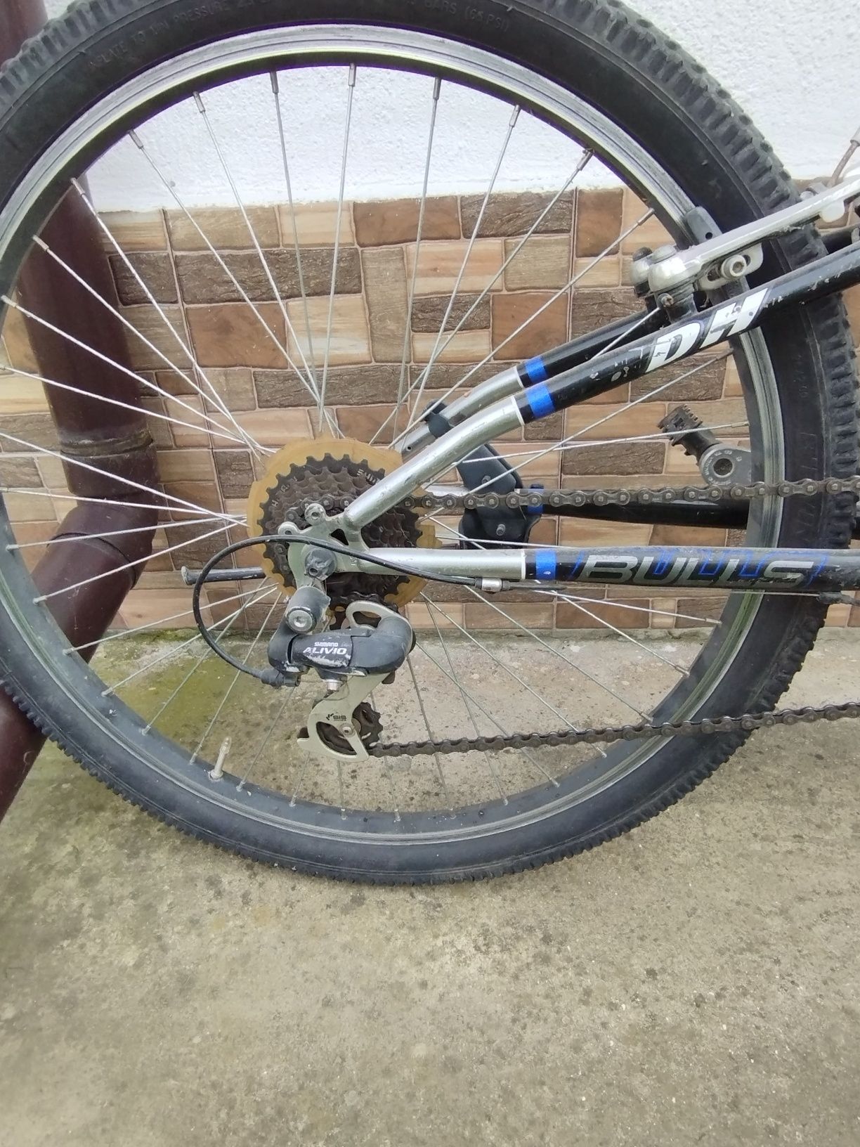Vând bicicletă  state foarte bună