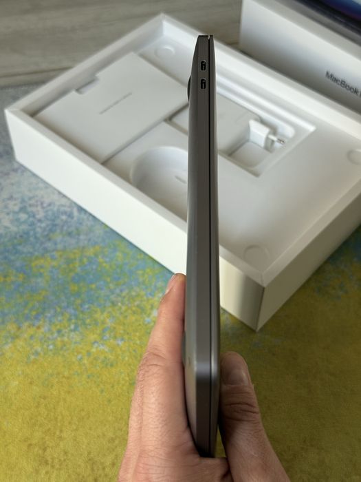 Apple MacBook Pro M2 touchbar