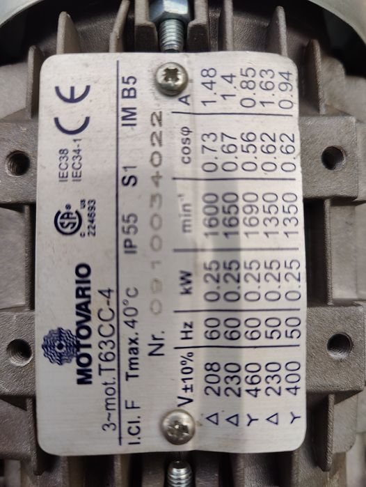 Motor electric cu reductor,220/380 v