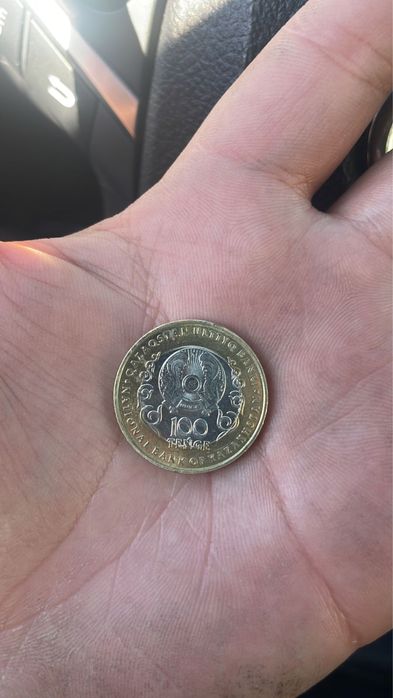 Монета 30 лет 100 тенге