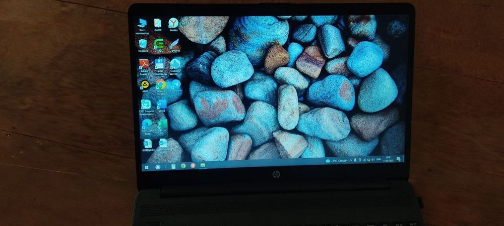 HP 250 G8 i3 4/1 t