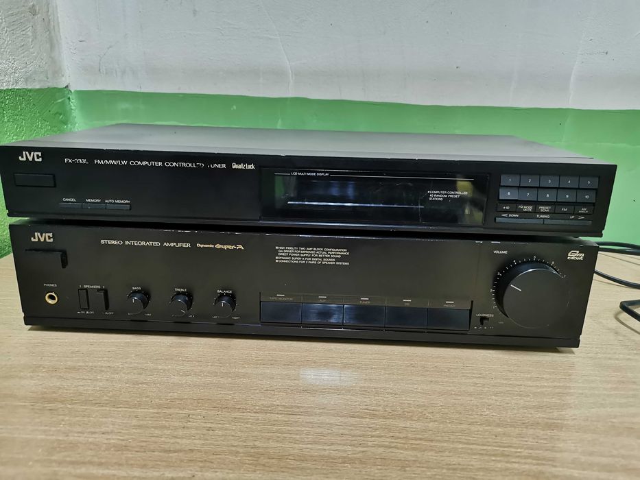 Усилвател и тунер JVC