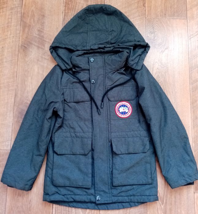 Продам куртку на мальчика