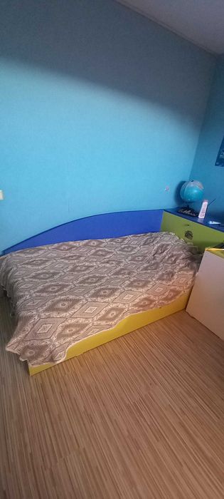 Продавам обзавеждане за детска стая.