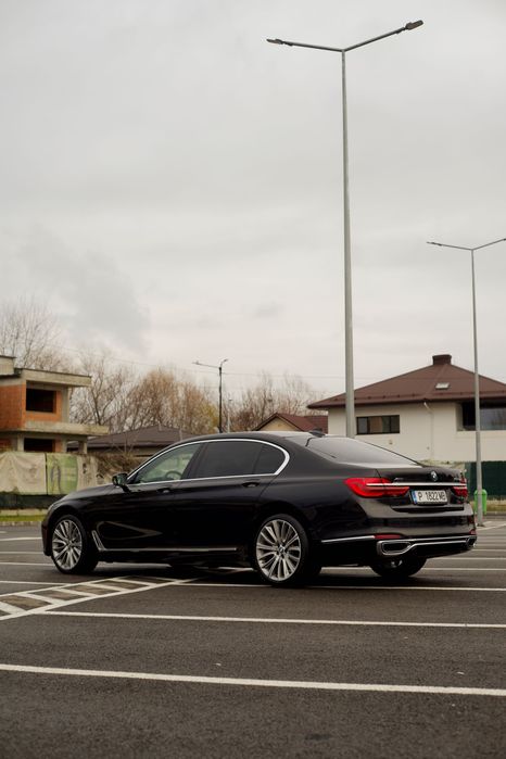 Schimb cu miniexcavator BMW 750LI XDRIVE 2017