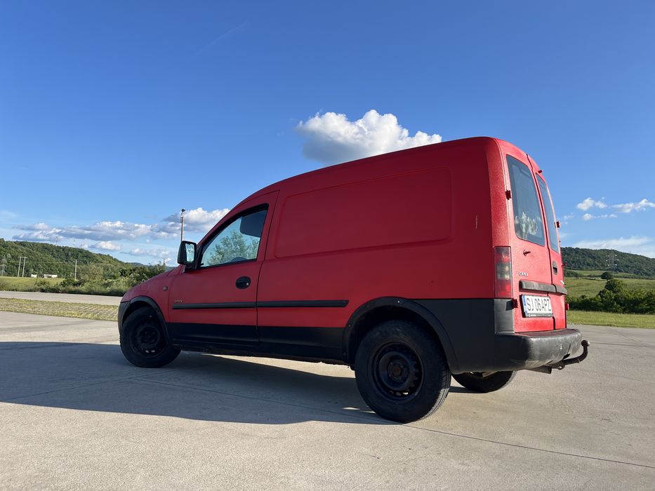Opel combo.