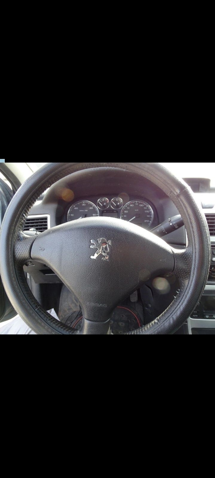 Продавам Пежо 307 1.6 HDI