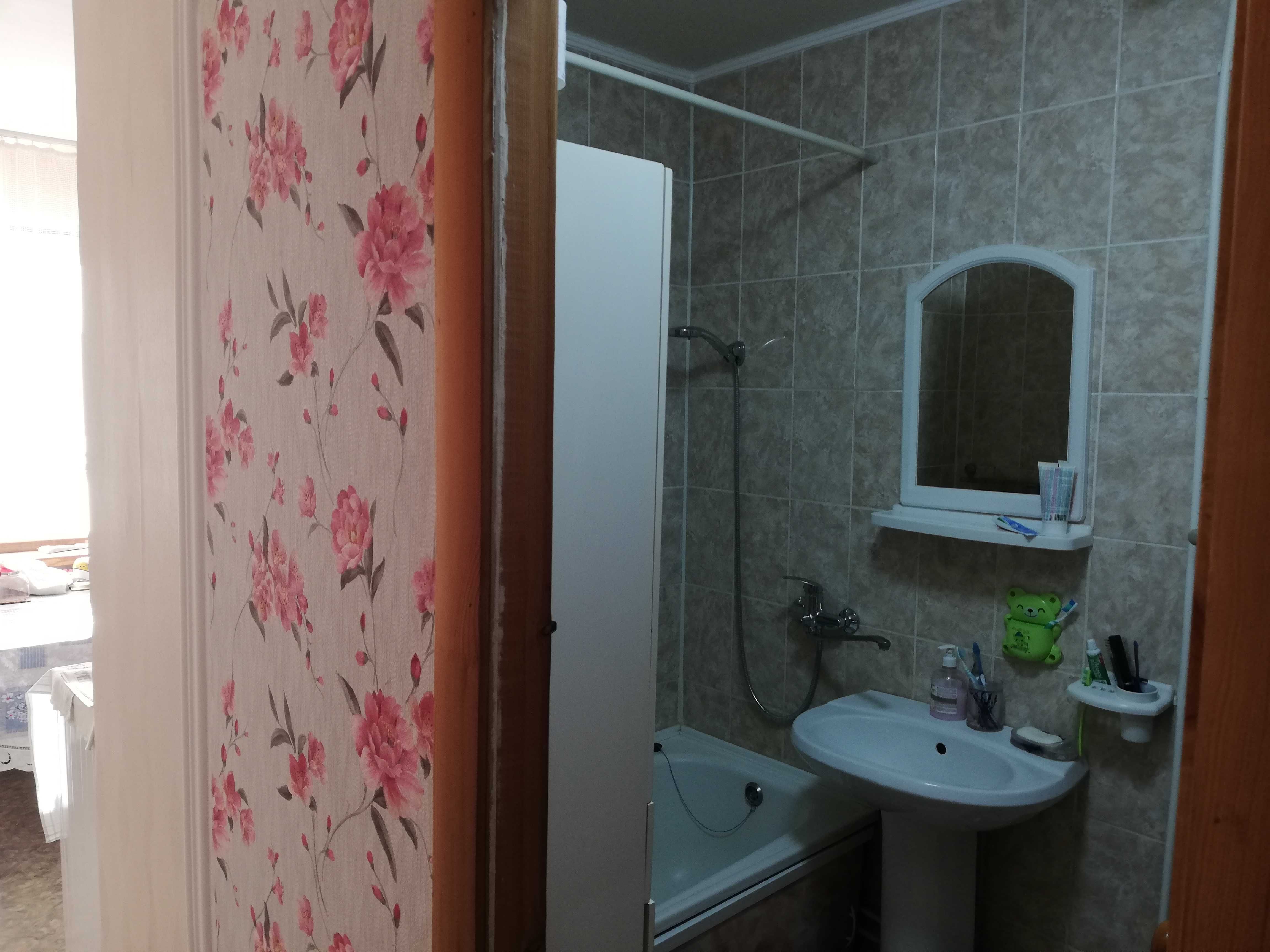 Недорого продам 2х комн на "Урале" ( Курмангазы 177)