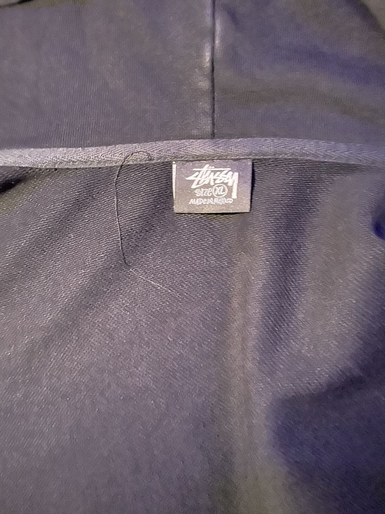 Продаю зипку stussy