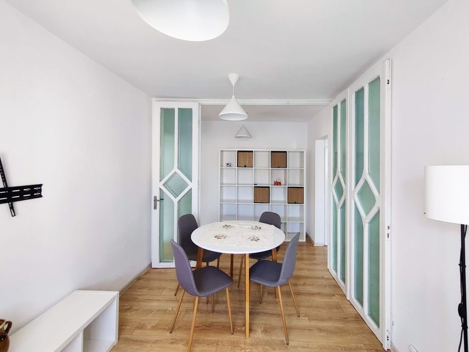 Apartament cu 3 camere de închiriat