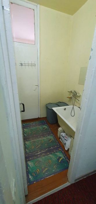 Срочно продаю 1 комнатную с балконом Афруз перекресток