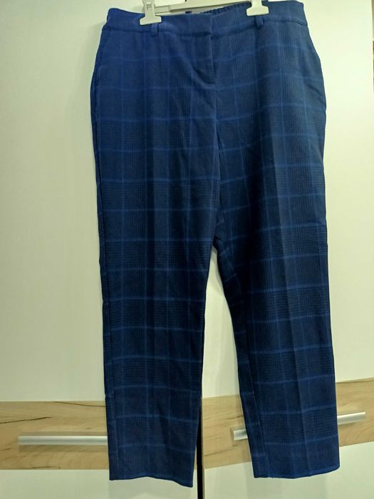 pantaloni groși de damă