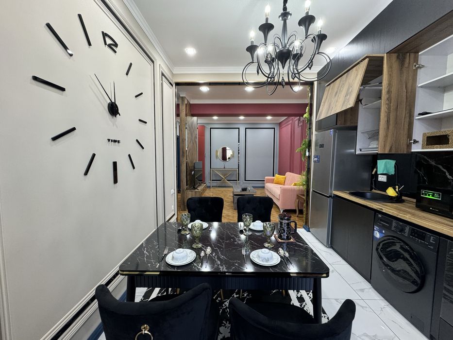 Продется новостройка ц1 2 комнат 8етаж на против Бибигона